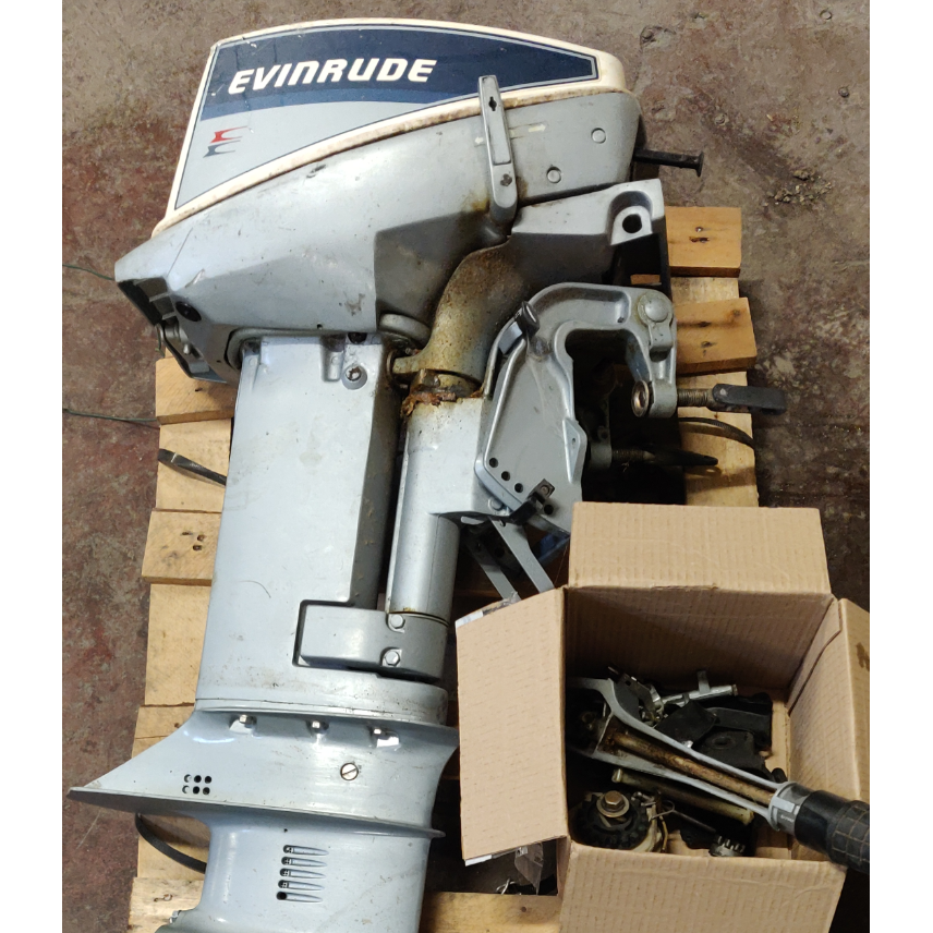 Moteur Evinrude 9.9 CV 2T pour pieces