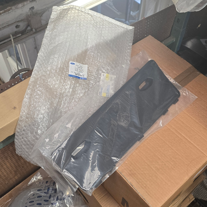 1715847812-1-2024-05-1610.23.339067077537406336743.jpg 2343876 Ford Transit garniture de porte