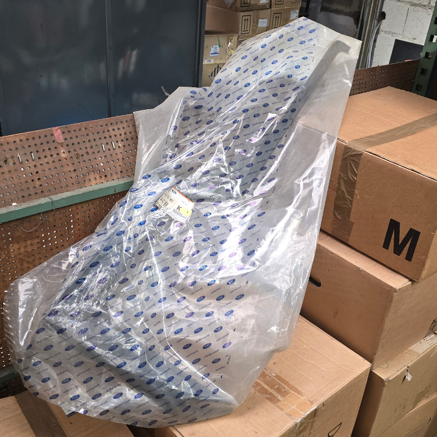 1717749520-1-2024-06-0710.39.149162265702334237140.jpg 4447896 Ford Transit mk3 Moulure de porte