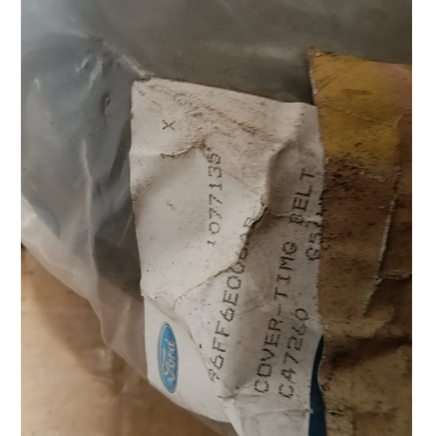 1077135 Couvercle supérieur d'origine pour Ford Fiesta-Escort