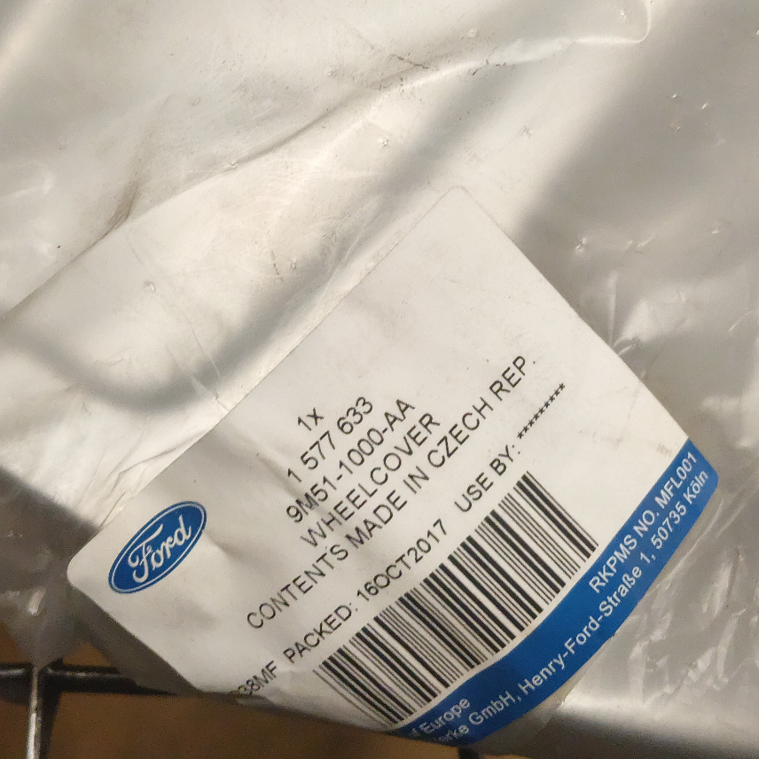 1577633  enjoliveur 16