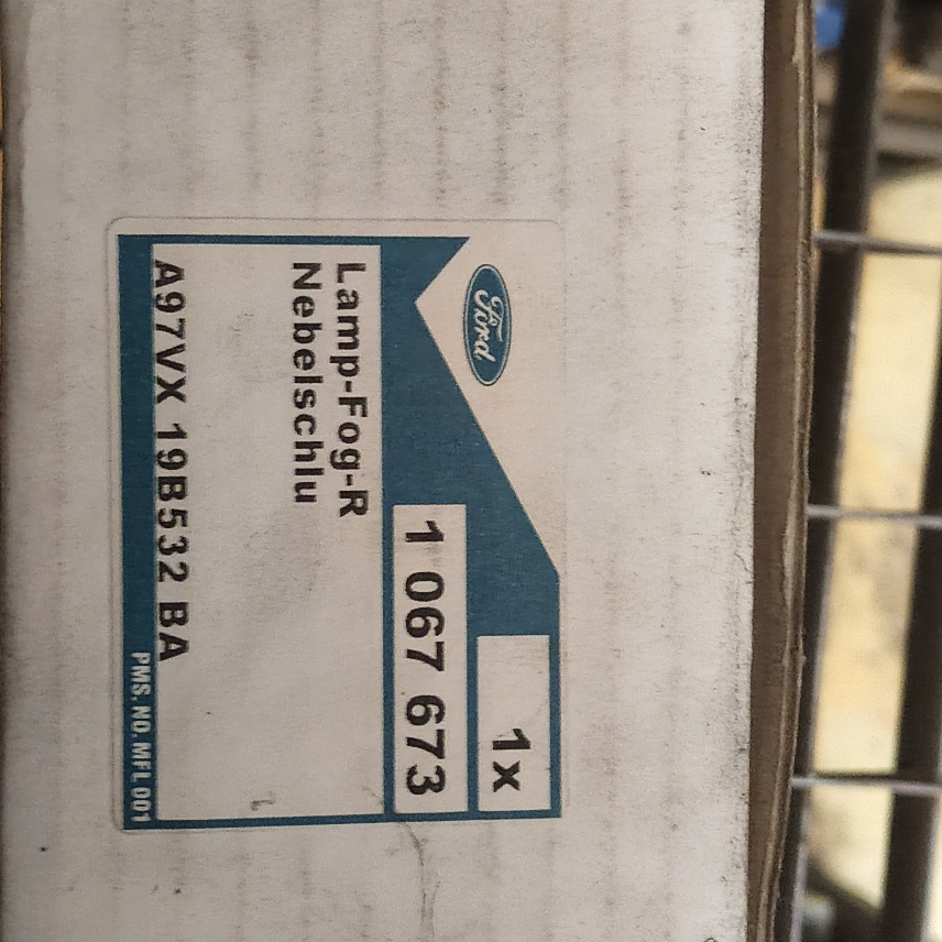 1067673 feu brouillard ARRIERE FORD Fiesta 1976-1989 